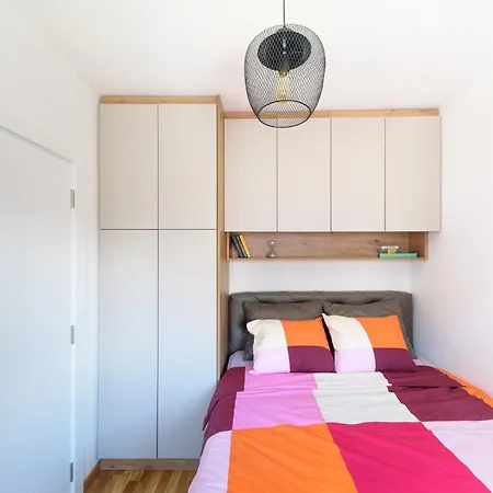 Bright & Modern - Citycenter Apartament